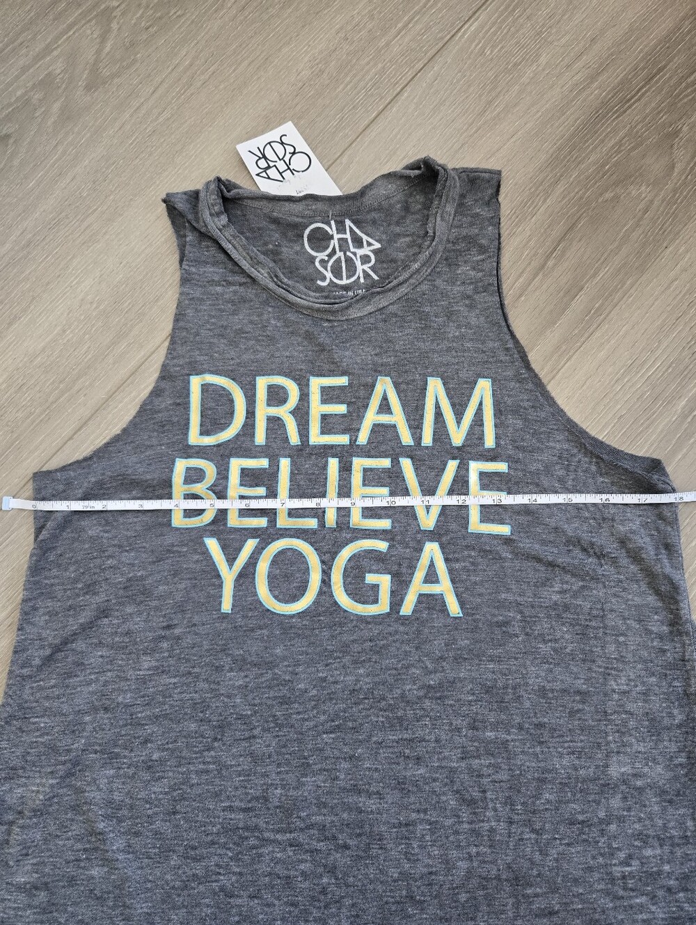 NWT CHASER Woman Gray Sleeveless Top "DREAM BELIEVE YOGA" Size M - Picture 8 of 11